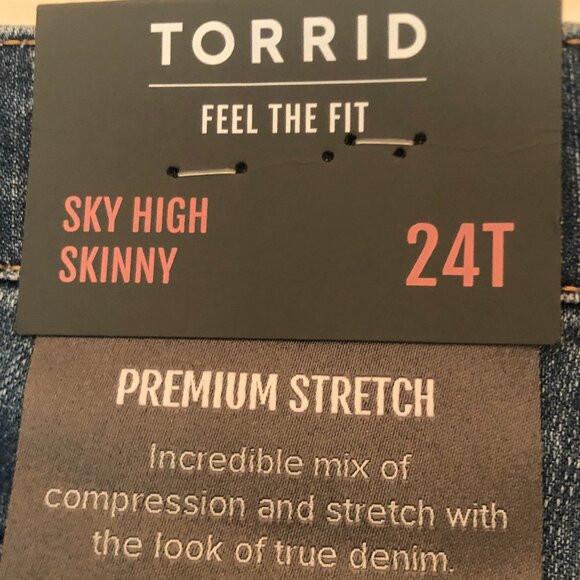 NWT Torrid Sky High Skinny distressed jeans sz 24 tall - Picture 8 of 12